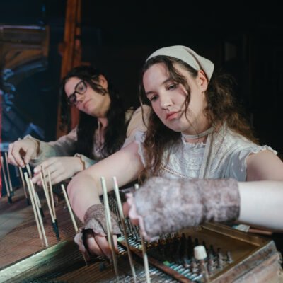 Jaunoji teatro karta susitinka „IŠEITIES TAŠKE“
